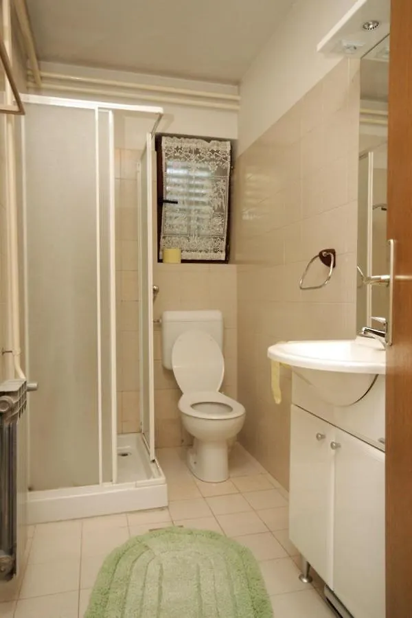 Apartments And Rooms With Parking Space Rovinj - 7170 Affittacamere