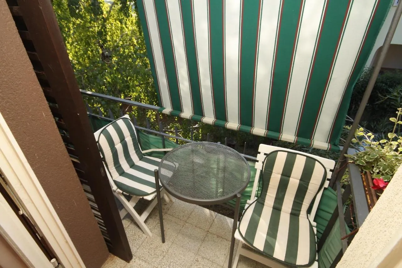 Apartments And Rooms With Parking Space Rovinj - 7170